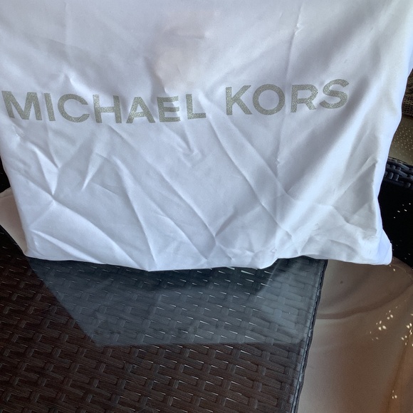 Michael Kors purse - Picture 1 of 6